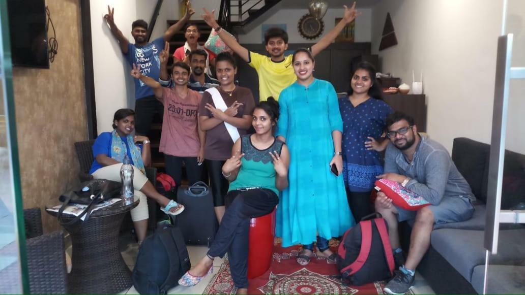 The Metro Pod - Backpackers A/C Dormitory Kochi Екстер'єр фото