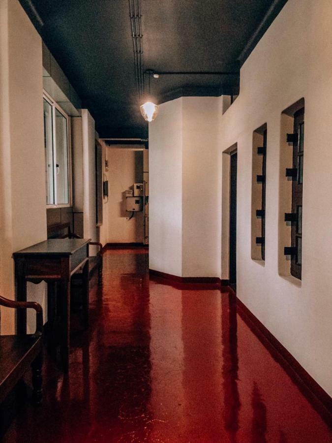 The Metro Pod - Backpackers A/C Dormitory Kochi Екстер'єр фото